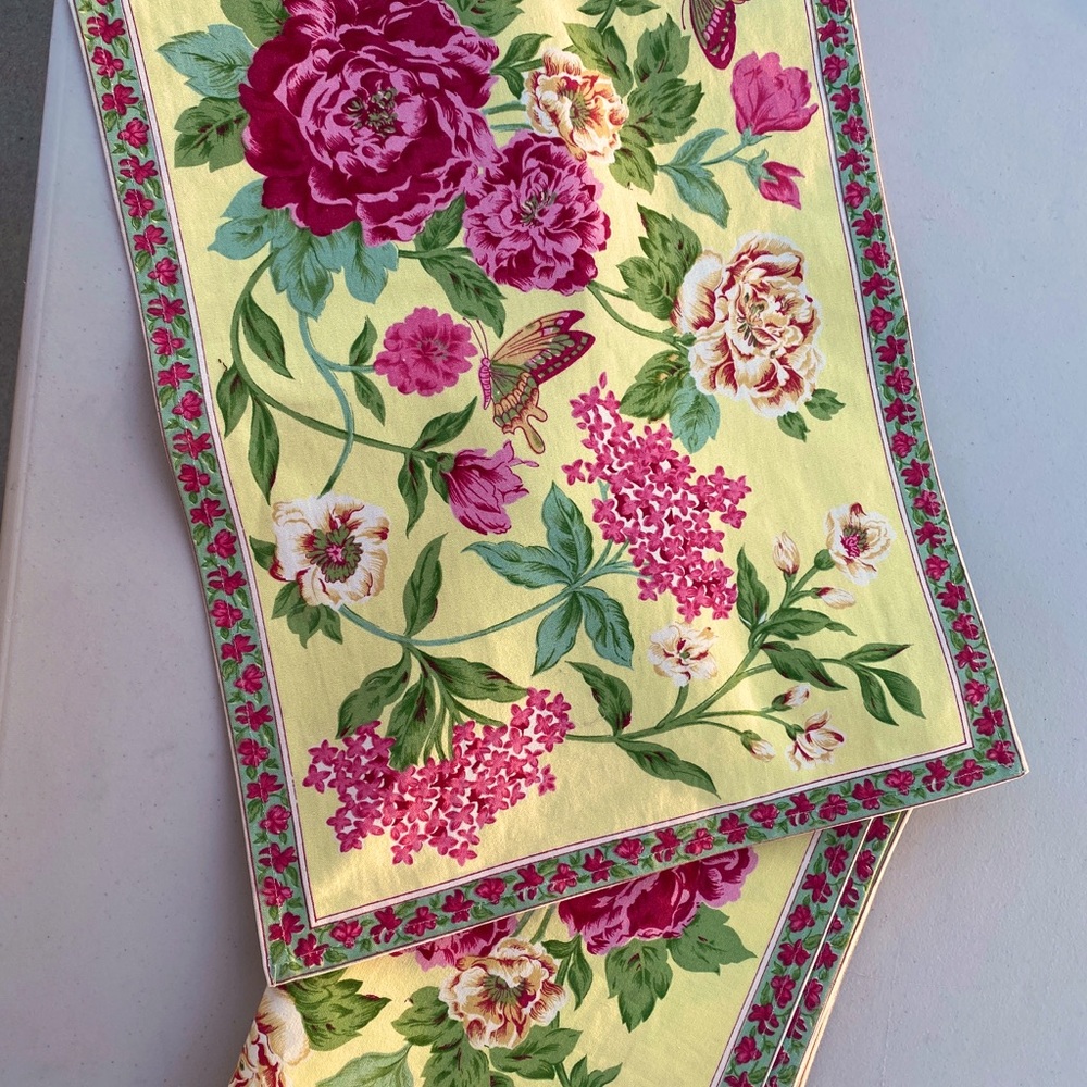 April Cornell Placemats (Set of 6) w pink napkins